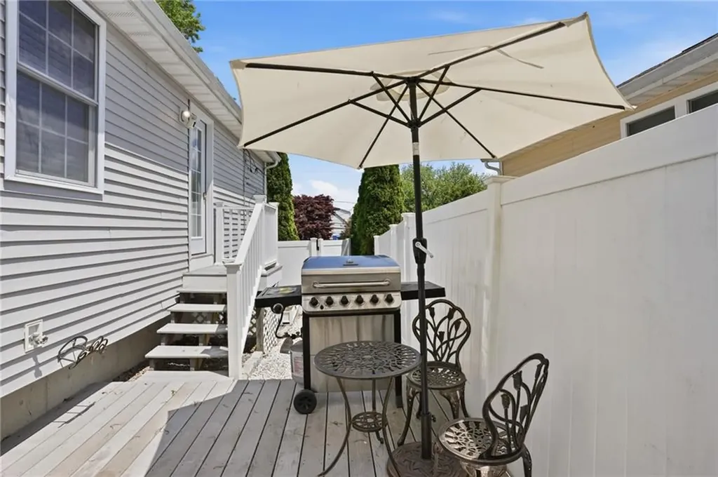 212 Lexington Avenue North Providence RI 02904