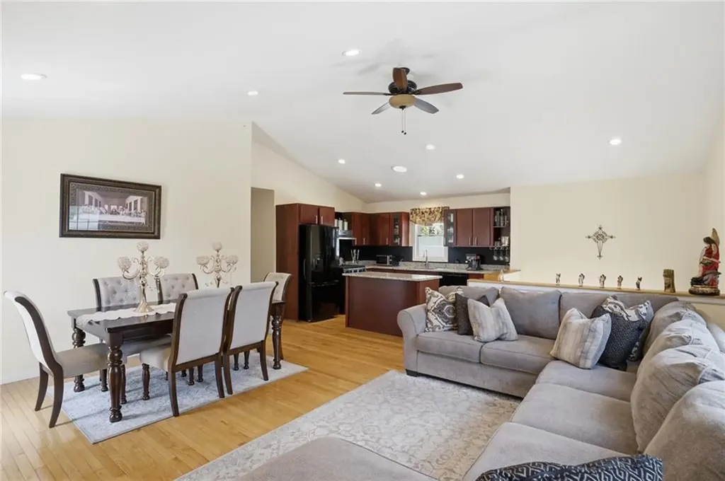 212 Lexington Avenue North Providence RI 02904