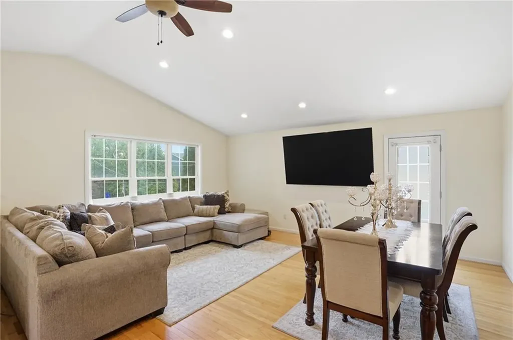212 Lexington Avenue North Providence RI 02904