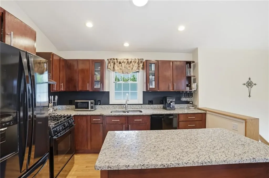 212 Lexington Avenue North Providence RI 02904