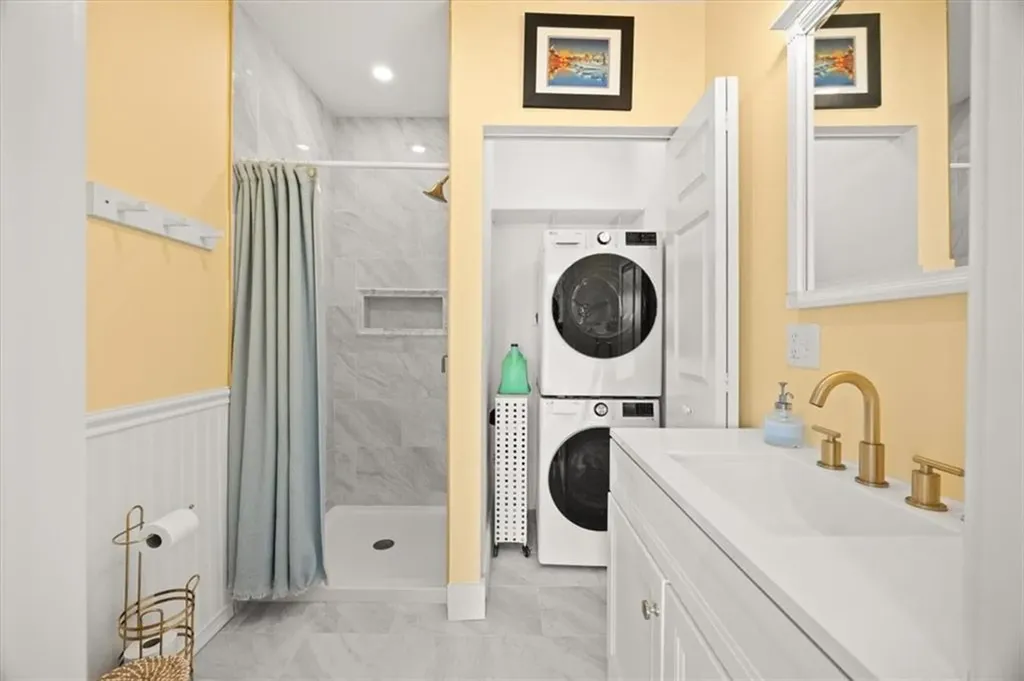 106 King Philip Avenue Bristol RI 02809