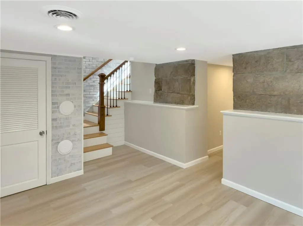 2185 Post Road South Kingstown RI 02879