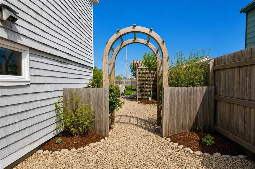 11 Brecka Drive Narragansett RI 02879
