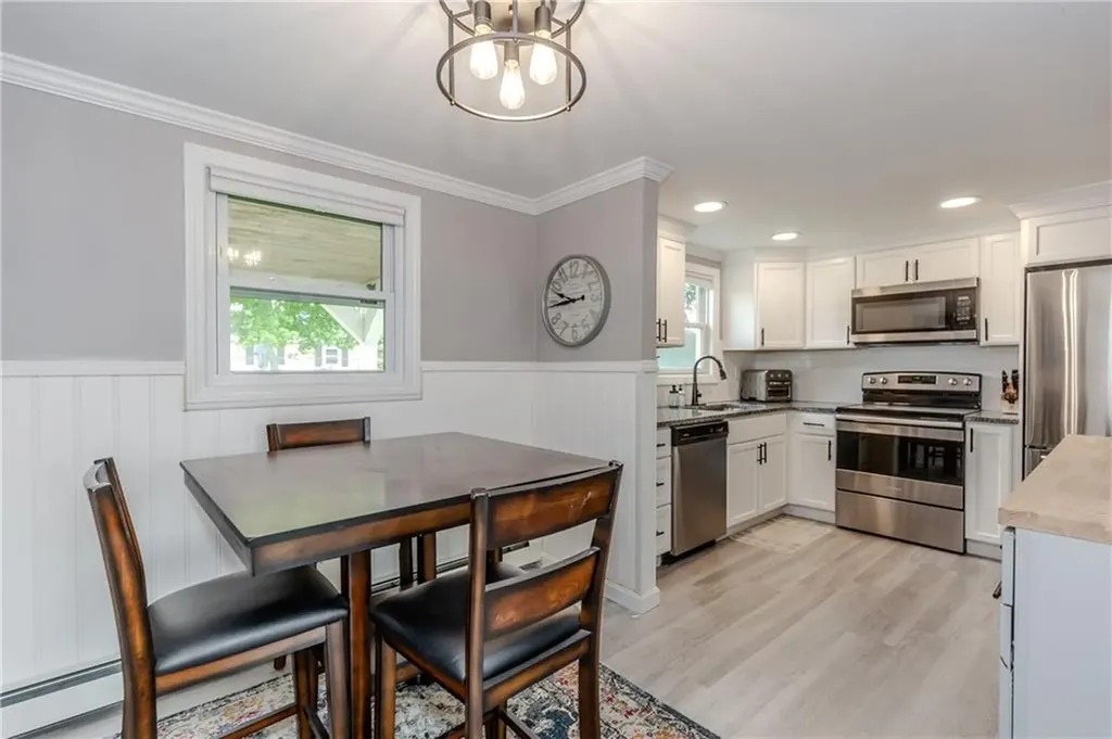 189 Underwood Avenue Warwick RI 02888