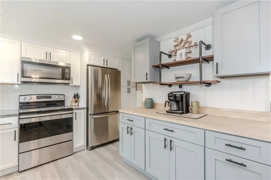 189 Underwood Avenue Warwick RI 02888