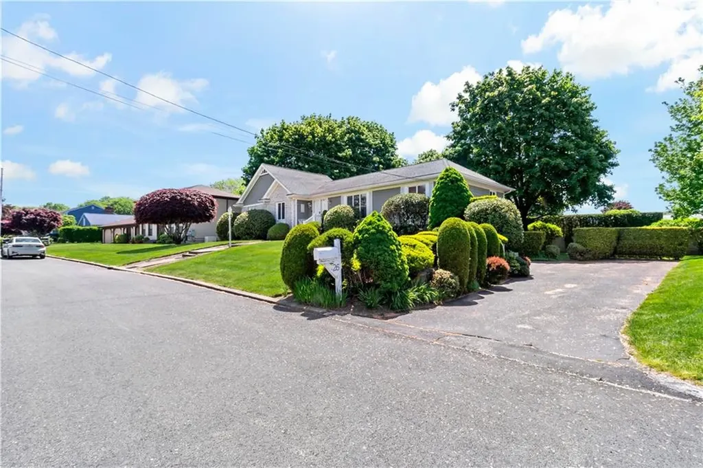 26 Carriage Way North Providence RI 02904