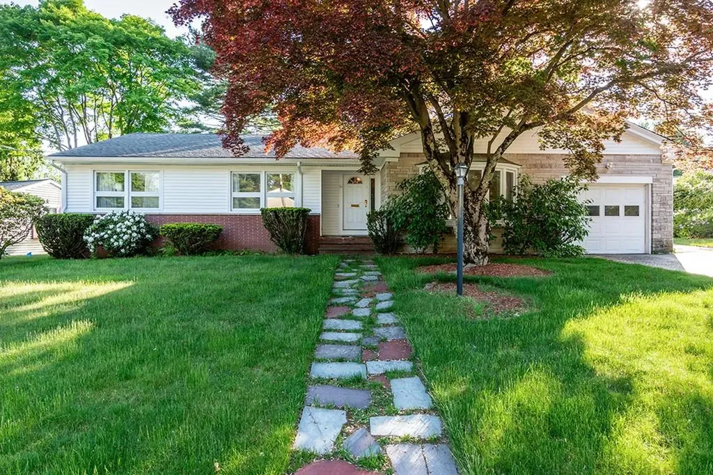 64 Amherst Road Cranston RI 02920