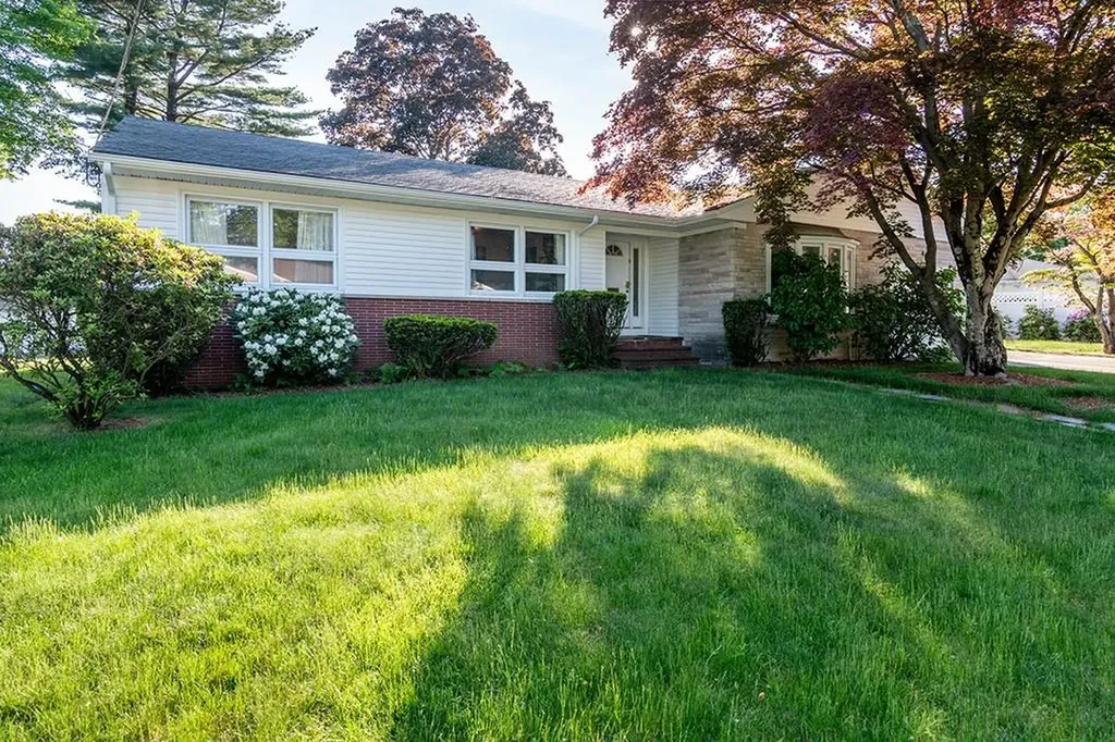 64 Amherst Road Cranston RI 02920