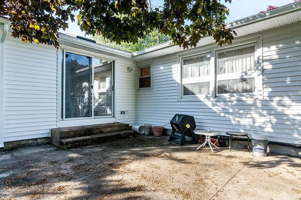 64 Amherst Road Cranston RI 02920