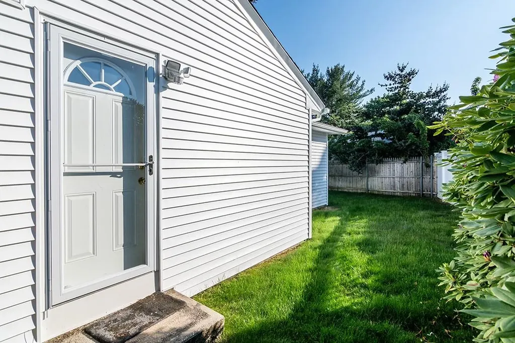 64 Amherst Road Cranston RI 02920