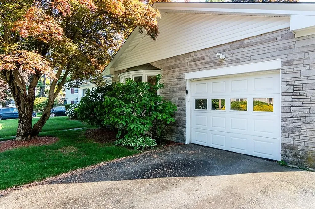 64 Amherst Road Cranston RI 02920