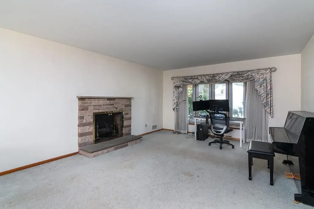 64 Amherst Road Cranston RI 02920