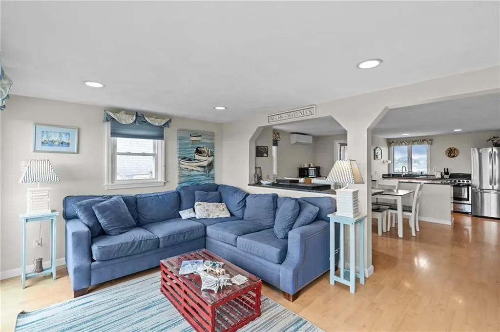 47 Ocean Avenue South Kingstown RI 02879
