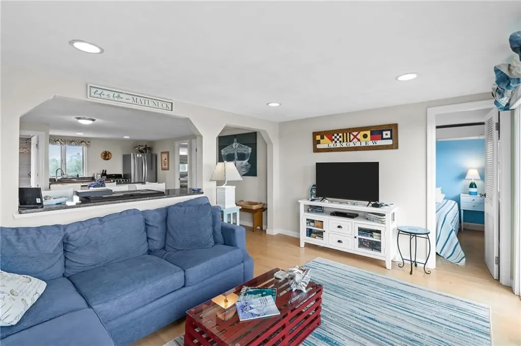 47 Ocean Avenue South Kingstown RI 02879