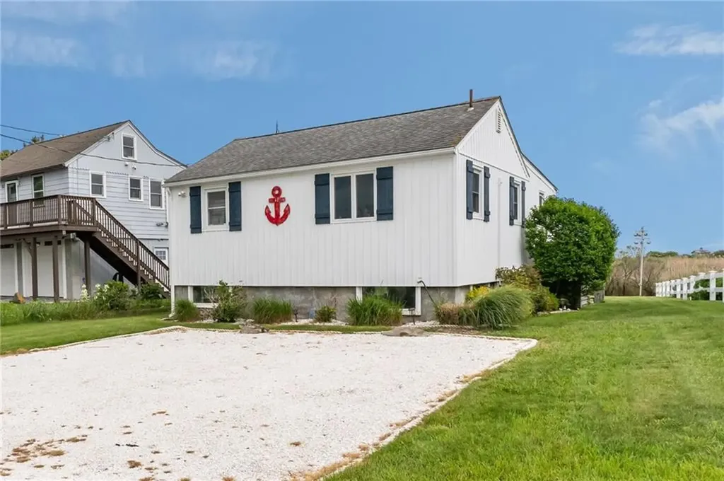 47 Ocean Avenue South Kingstown RI 02879