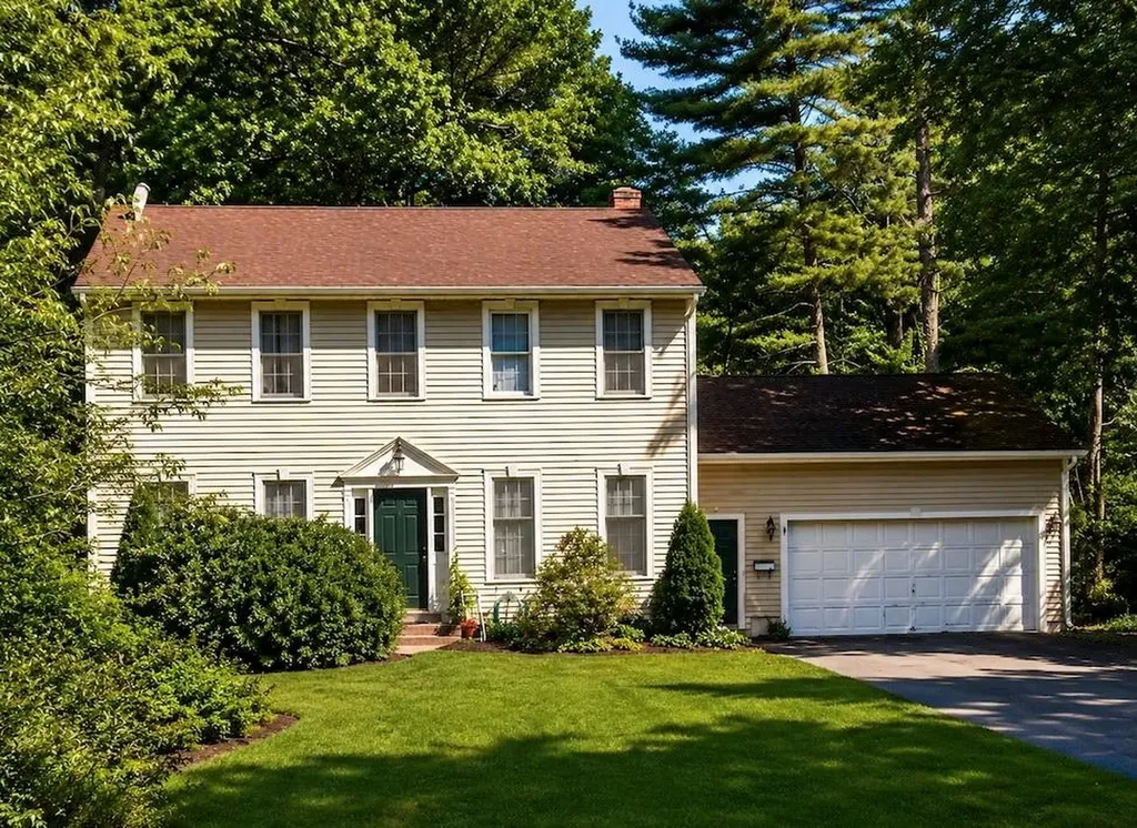 343 New Meadow Road Barrington RI 02806