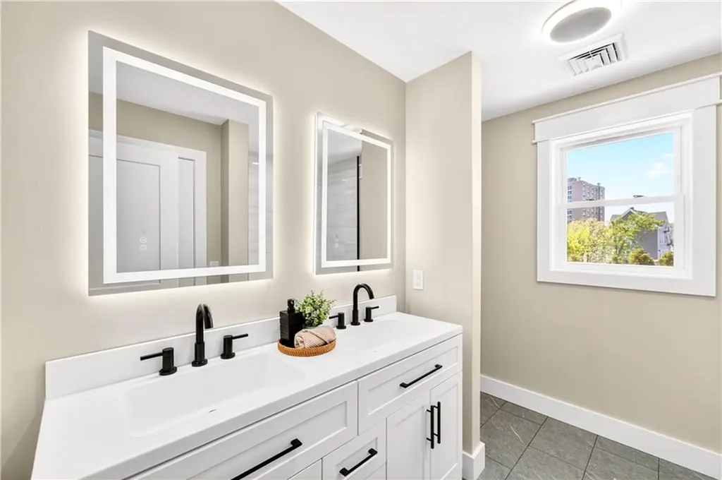 1455 Park Avenue Cranston RI 02920