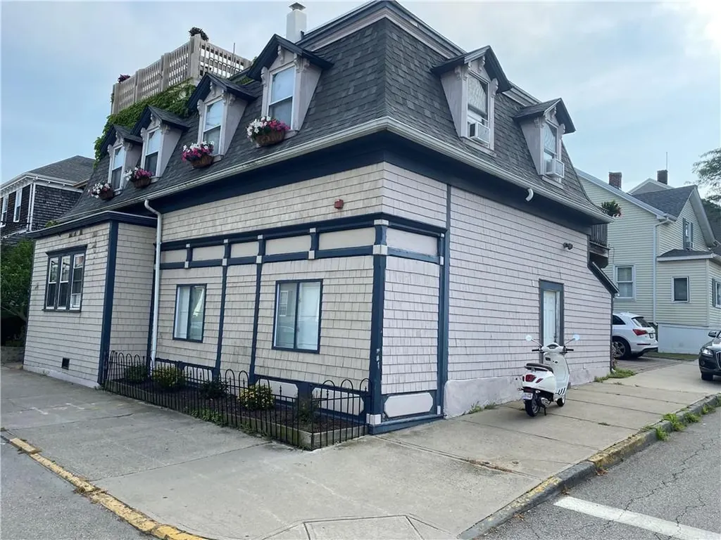 4 Hammond Street Newport RI 02840