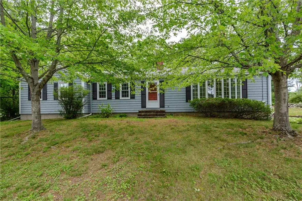 615 West Greenville Road Scituate RI 02857