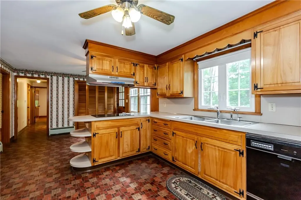 615 West Greenville Road Scituate RI 02857