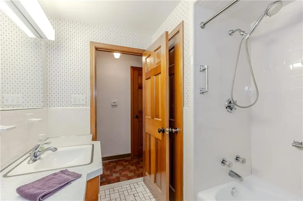 615 West Greenville Road Scituate RI 02857