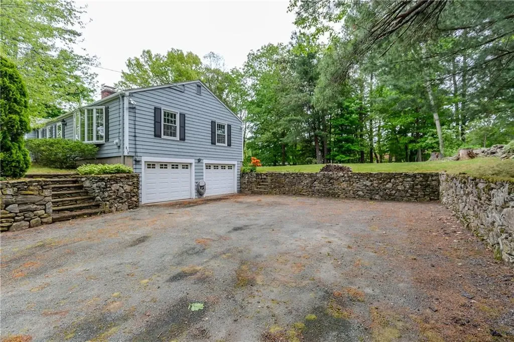615 West Greenville Road Scituate RI 02857