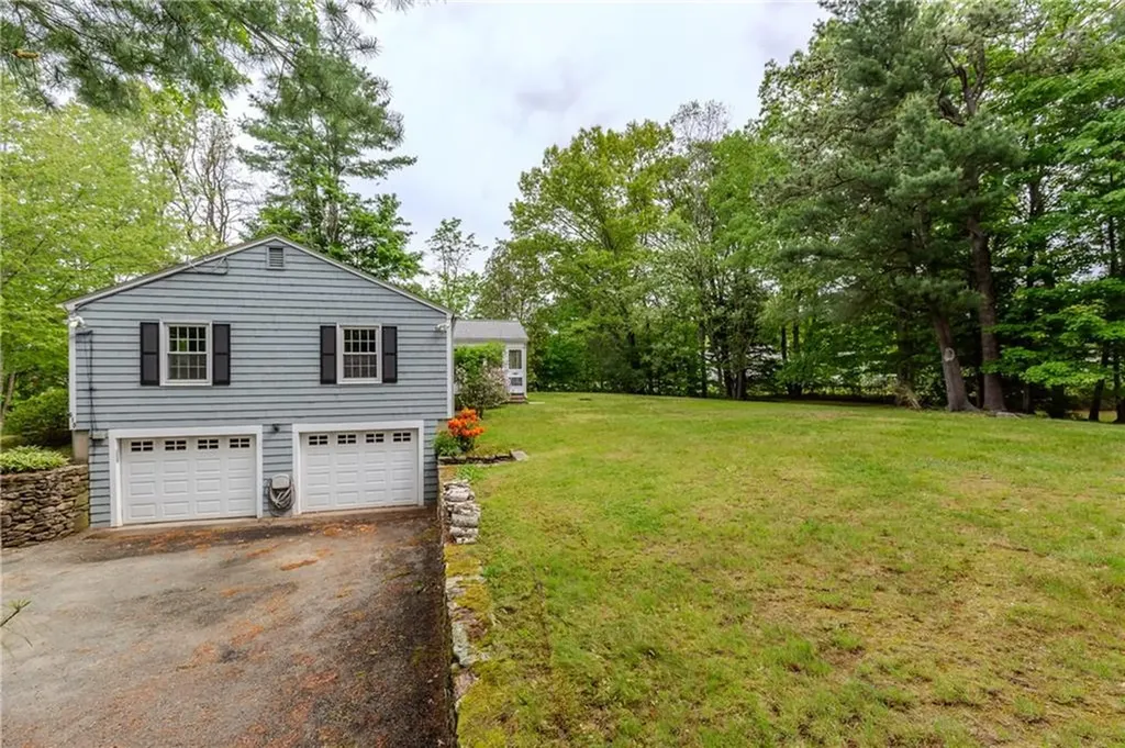 615 West Greenville Road Scituate RI 02857