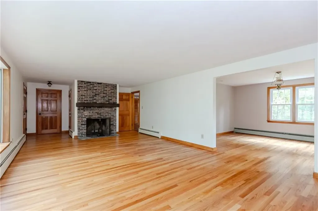 615 West Greenville Road Scituate RI 02857
