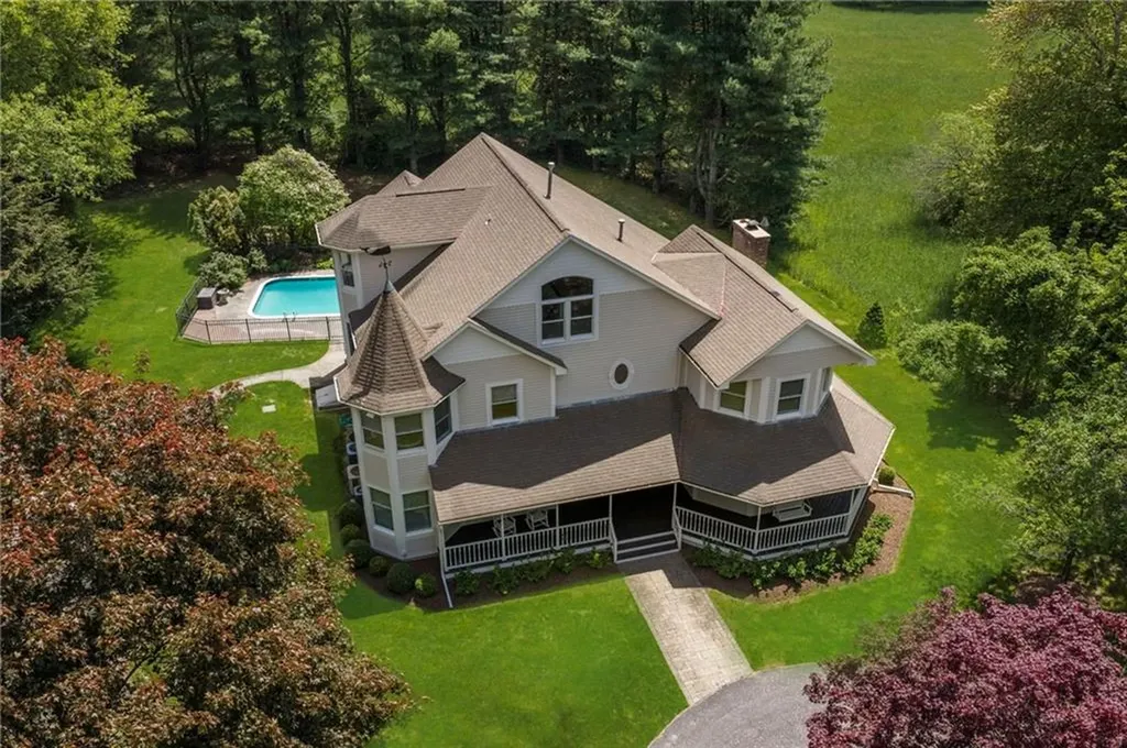 193 Torrie Lane North Kingstown RI 02852