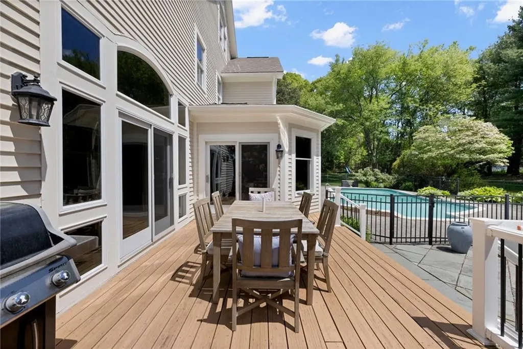 193 Torrie Lane North Kingstown RI 02852