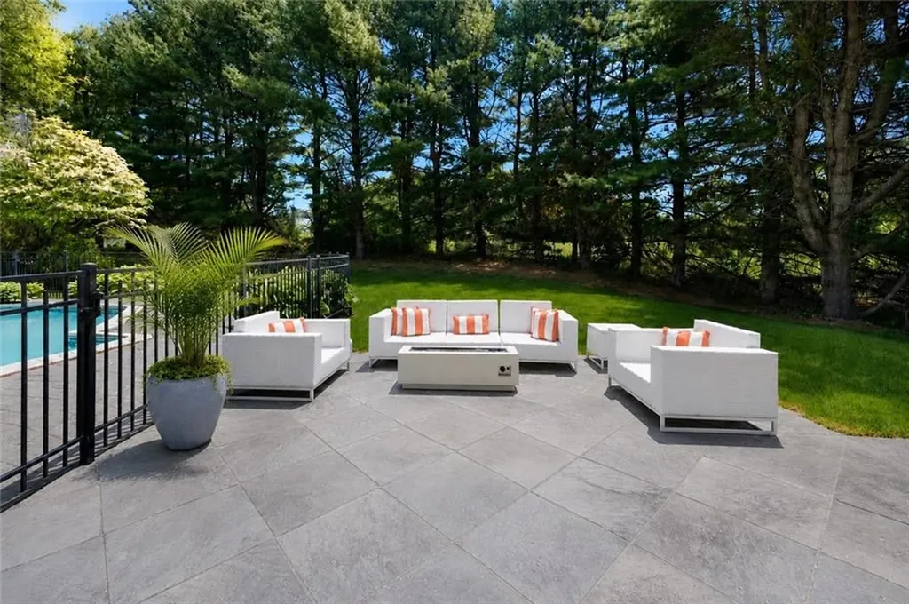 193 Torrie Lane North Kingstown RI 02852