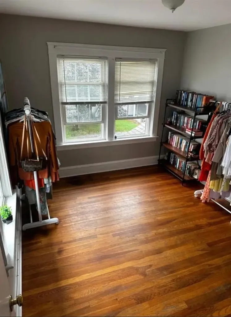 21 23 Washburn Avenue East Providence RI 02916