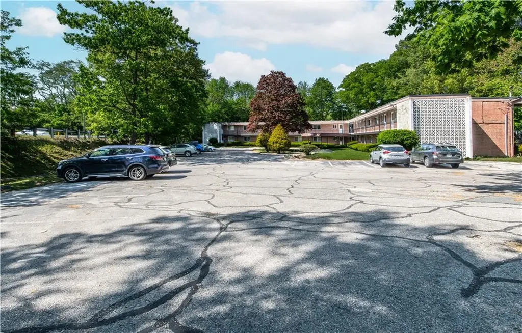 72 W Shore Road Warwick RI 02889