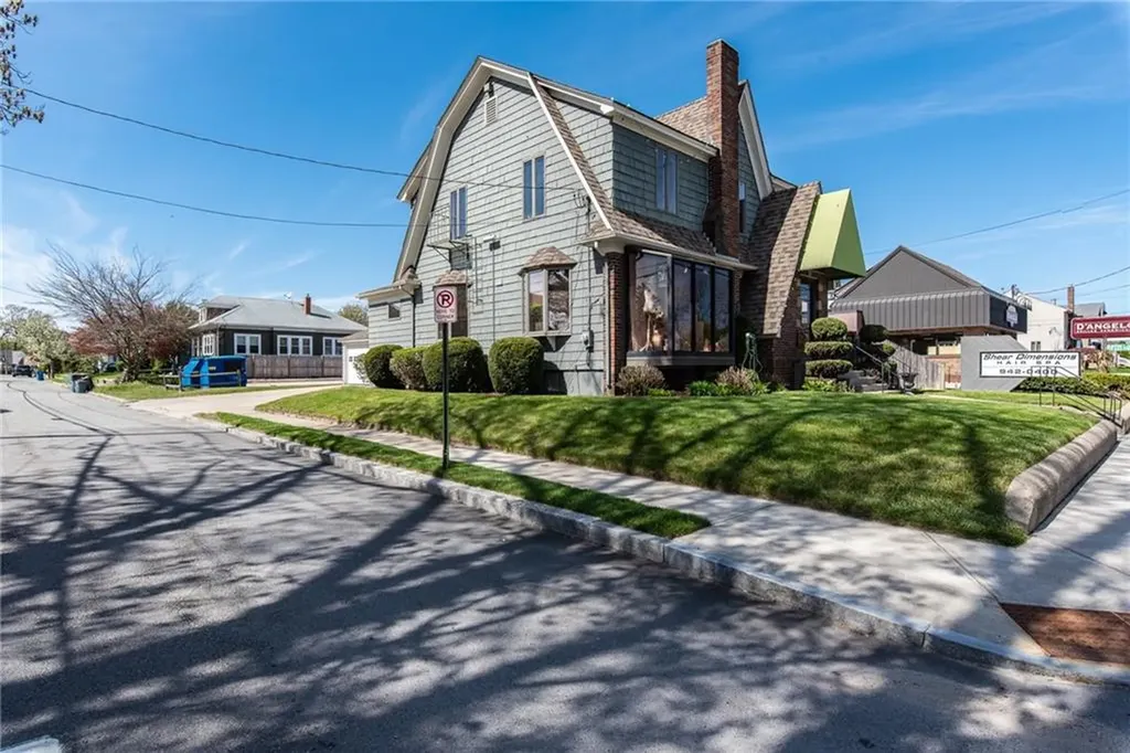 Cranston RI 02910