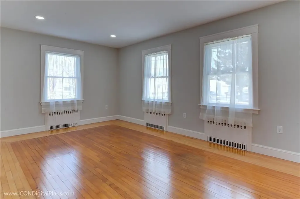 429 Forest Avenue Middletown RI 02842