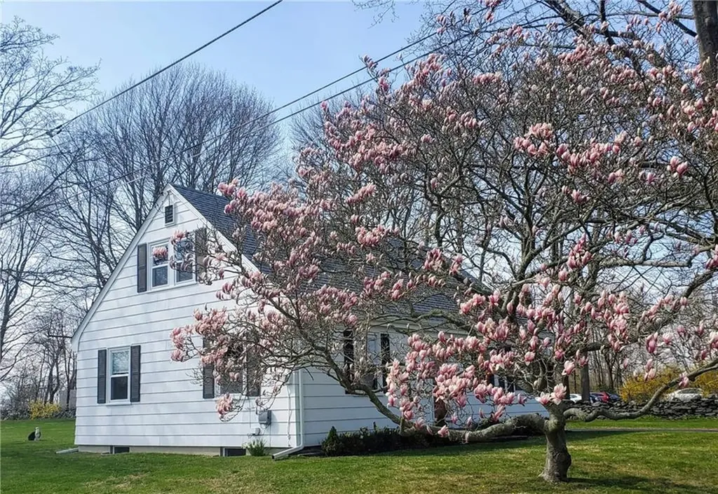 429 Forest Avenue Middletown RI 02842