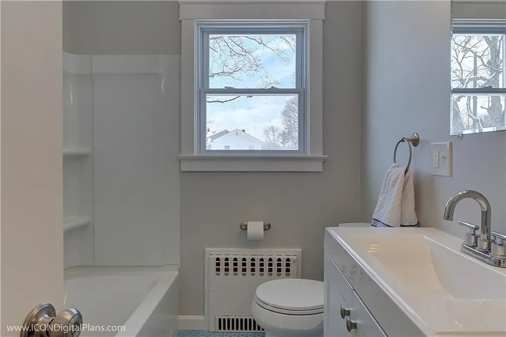 429 Forest Avenue Middletown RI 02842
