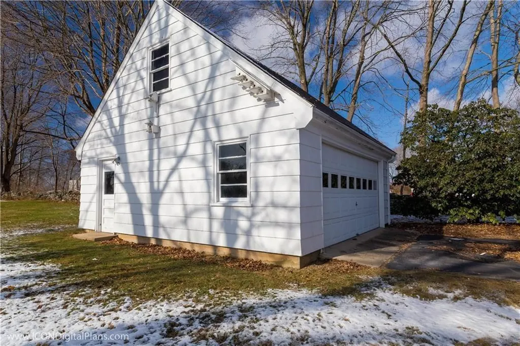429 Forest Avenue Middletown RI 02842