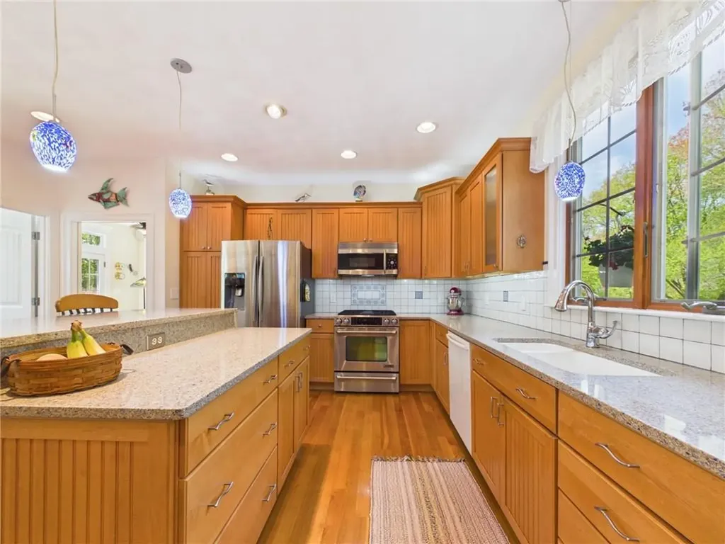 94 Daytona Avenue Narragansett RI 02882