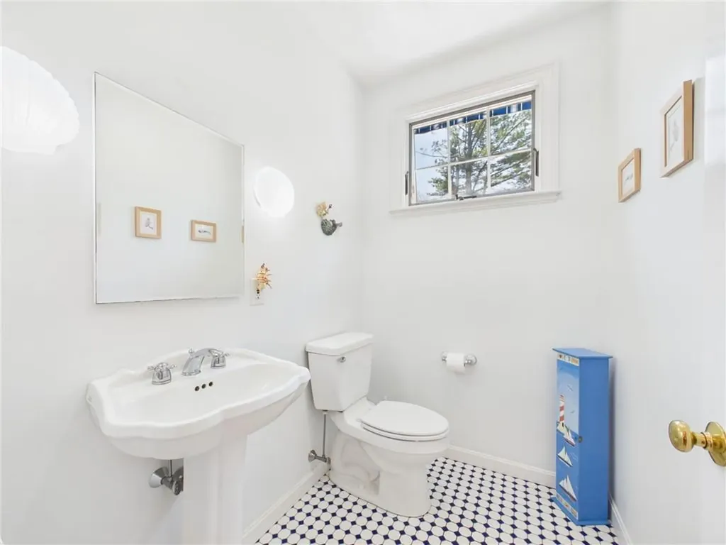 94 Daytona Avenue Narragansett RI 02882