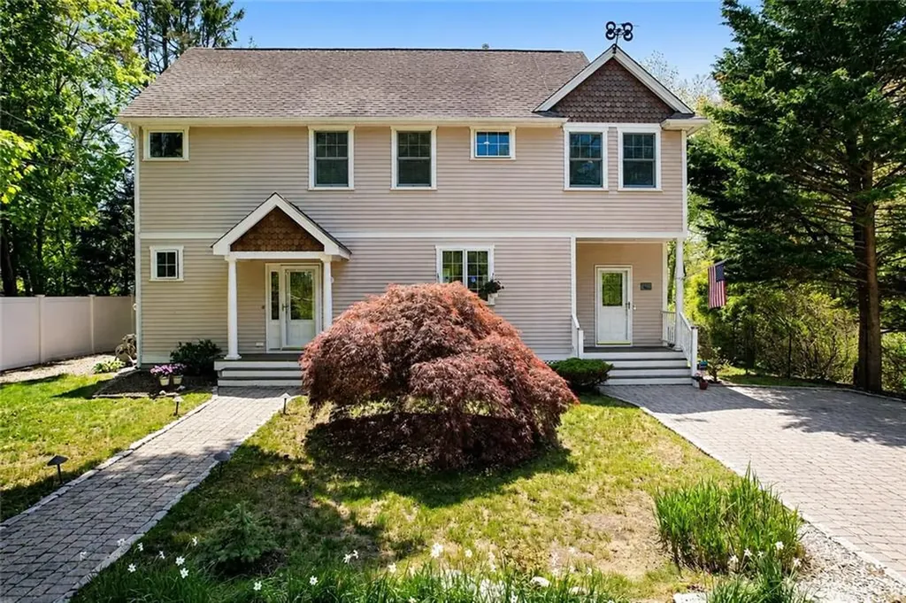 94 Daytona Avenue Narragansett RI 02882