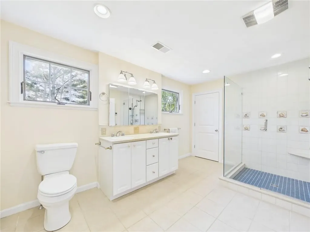 94 Daytona Avenue Narragansett RI 02882