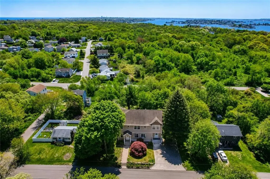94 Daytona Avenue Narragansett RI 02882