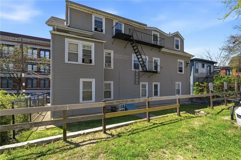 513 Charles Street Providence RI 02904