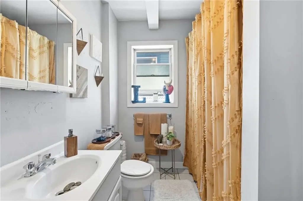 513 Charles Street Providence RI 02904