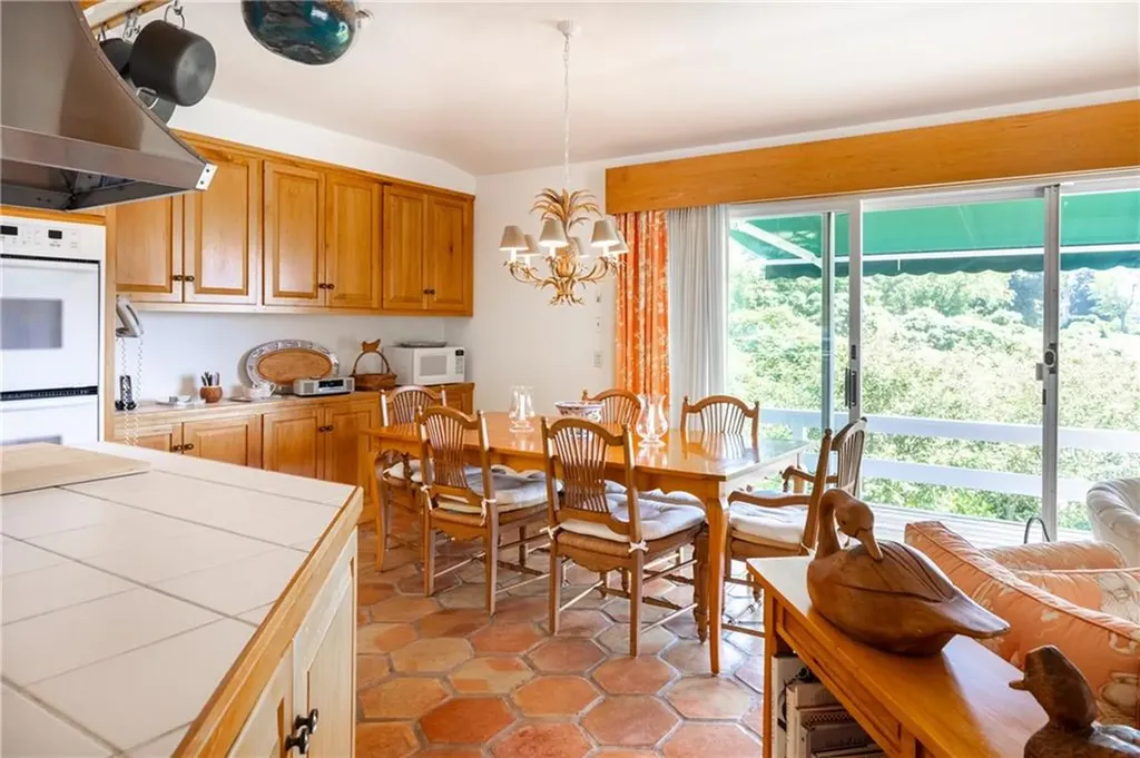 4 Arraquat Road Westerly RI 02891