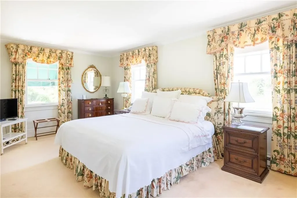 4 Arraquat Road Westerly RI 02891