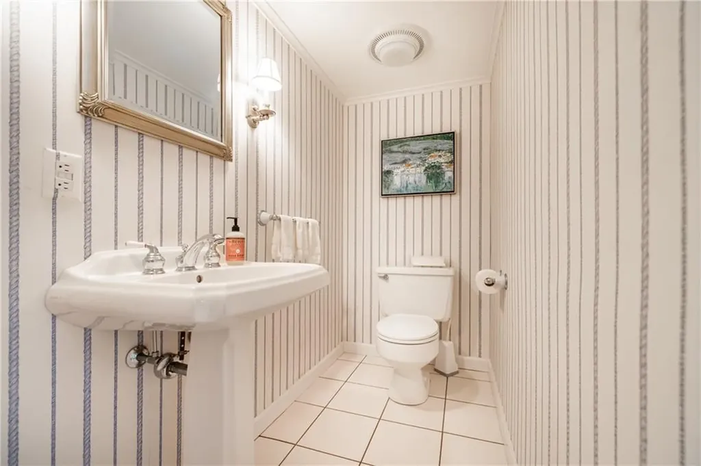 4 Arraquat Road Westerly RI 02891