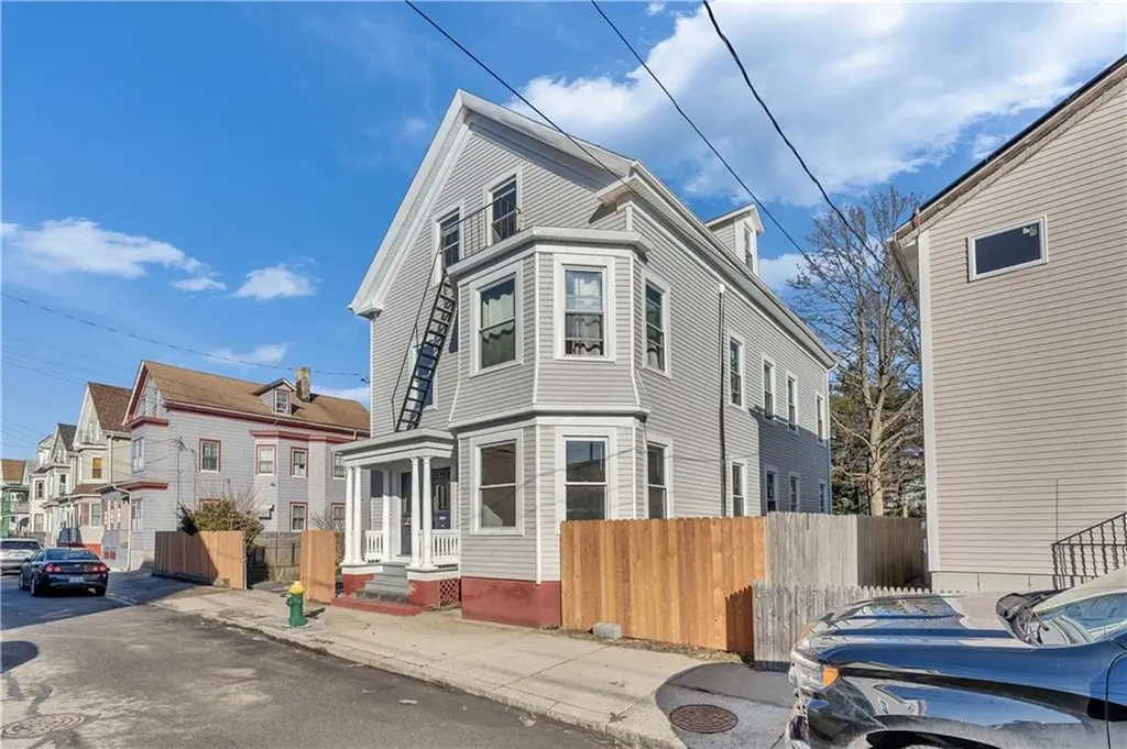 45 51 Wendell Street Providence RI 02909