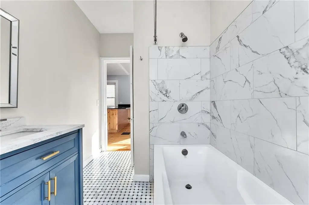 45 51 Wendell Street Providence RI 02909